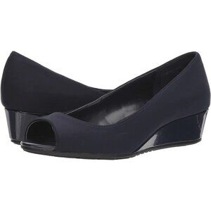 Bandolino® Candra peep-toe pump size 8 Navy Lycra with patent leather wedge NWOB